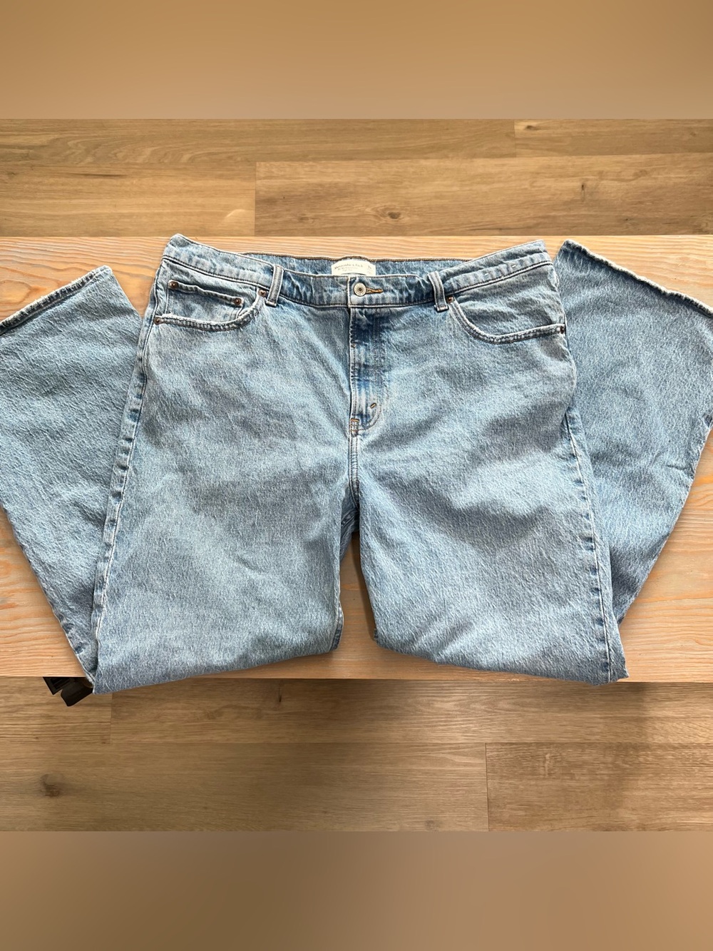 Abercrombie and Fitch the 90s relaxed Jean high rise size 34